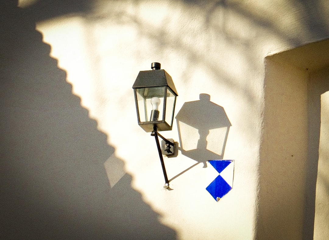 Een wandlamp kiezen: zo vind je de juiste verlichting voor jouw muur